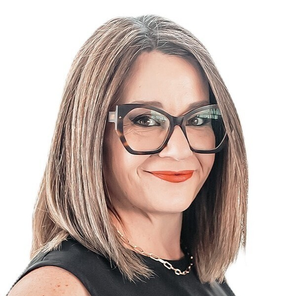 Ana Trojan - Brazilian agent in Fairlawn OH