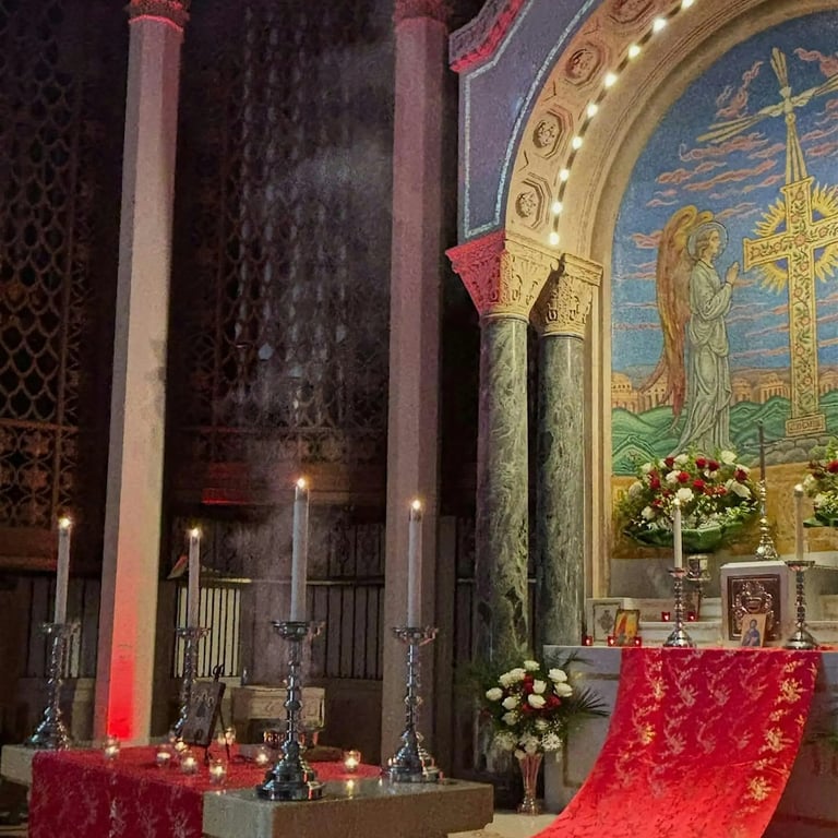 Come Worship in the Candle-Light at Trinity Cathedral Miami Sundays 6pm
