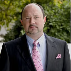Victor Mikhaylov - Russian lawyer in Aventura FL